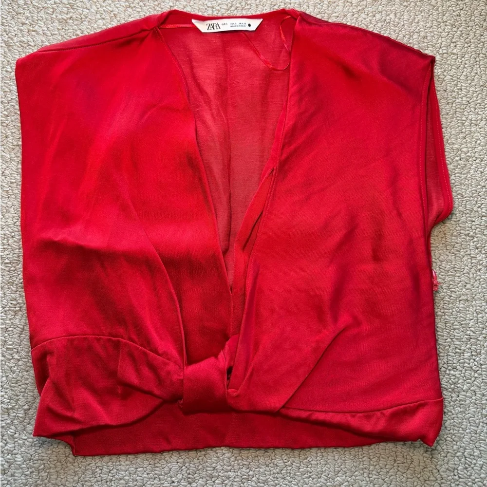 Zara Elegant Red Women's V Neck Top - Picture 2 of 4